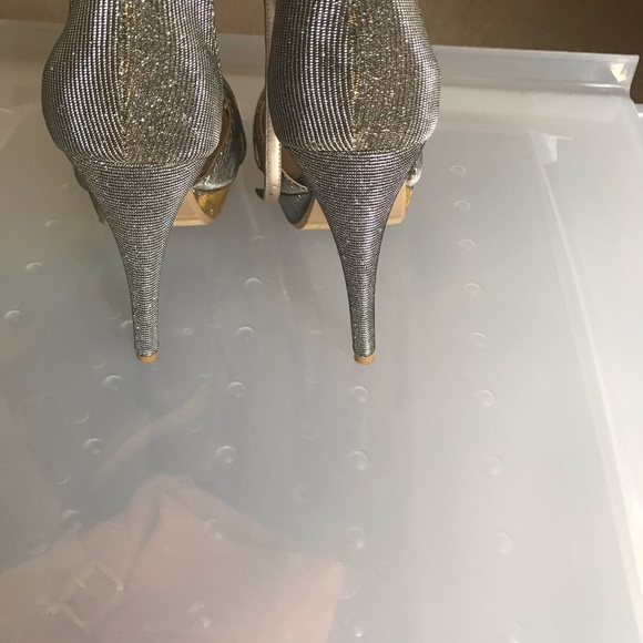 Heels - Picture 2 of 3